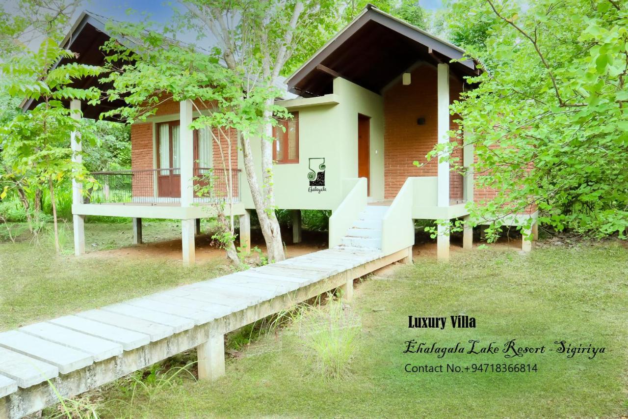 Ehalagala Lake Resort Сигирия Екстериор снимка