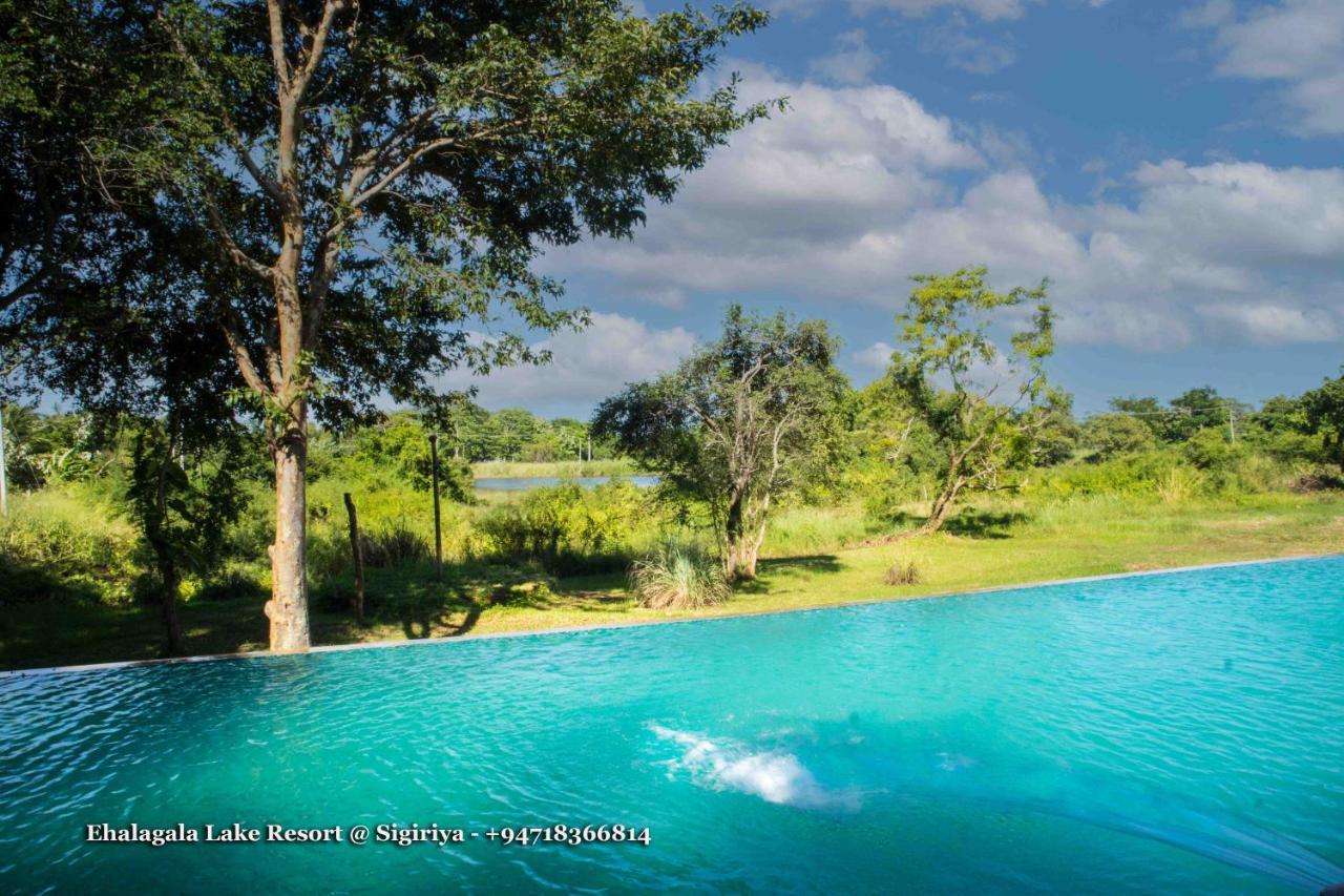 Ehalagala Lake Resort Сигирия Екстериор снимка