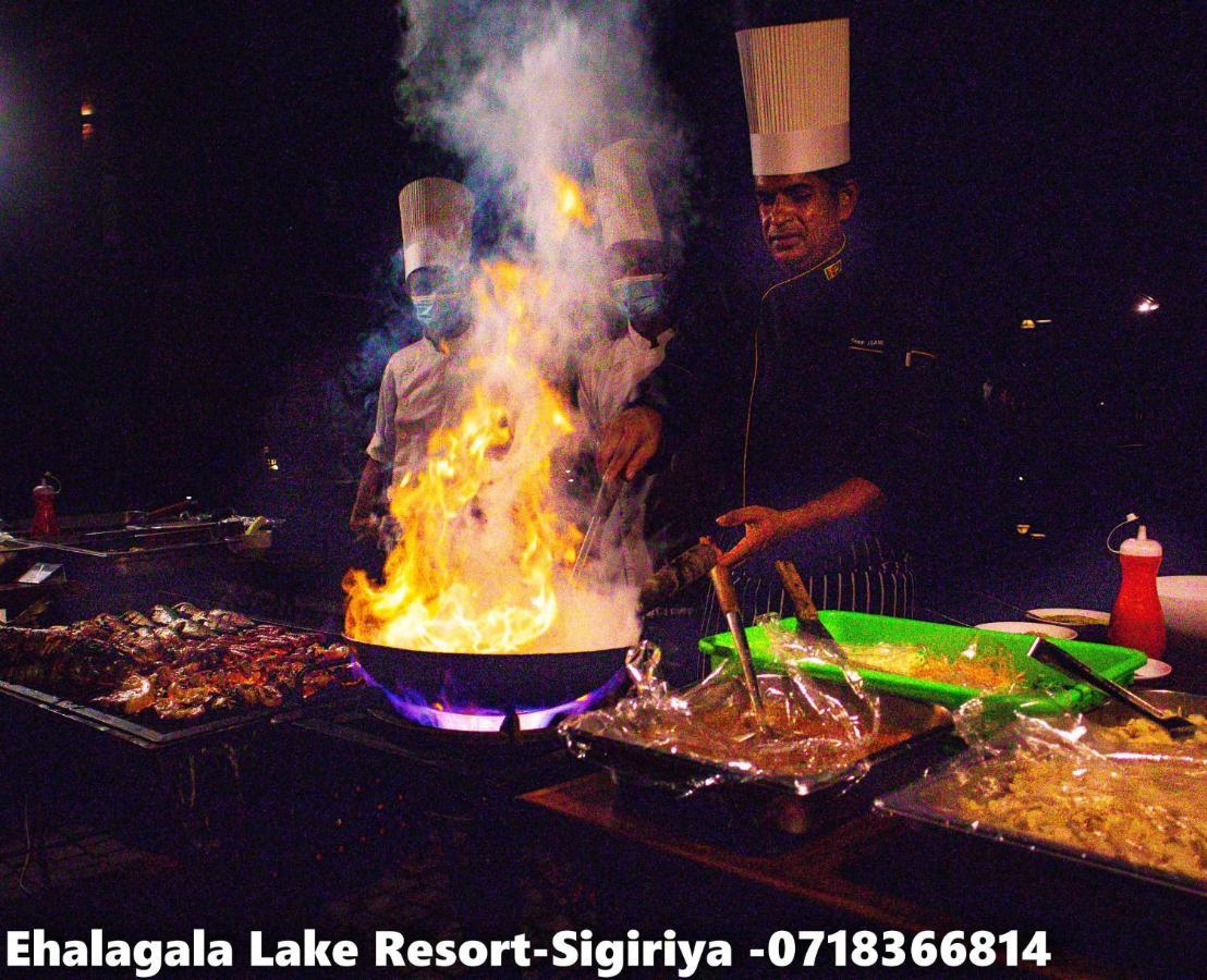 Ehalagala Lake Resort Сигирия Екстериор снимка